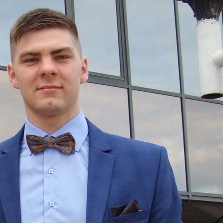  51070812  Maksim, 25 ,    