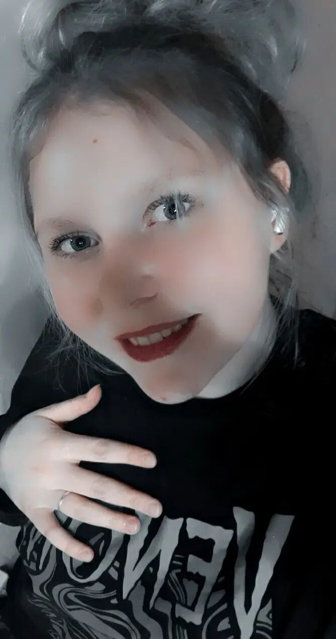  ,   Katerina, 19 ,  
