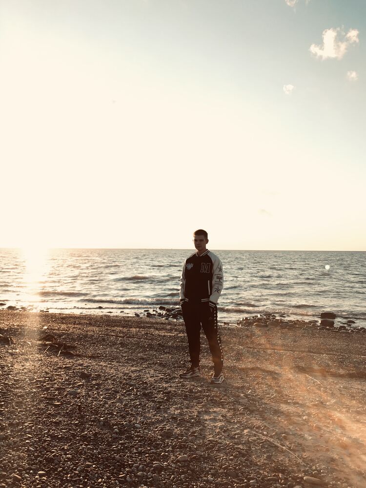  -,   , 22 ,   ,   , 