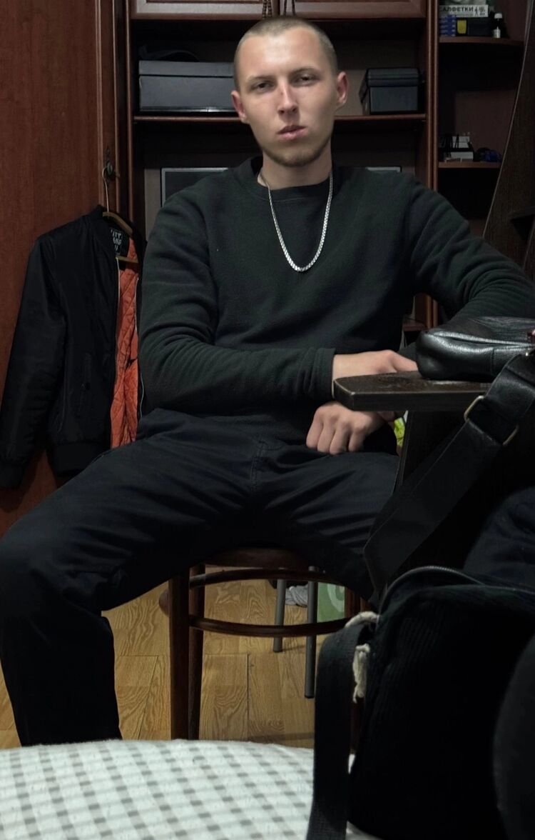  ,   Vitaly, 21 ,   ,   
