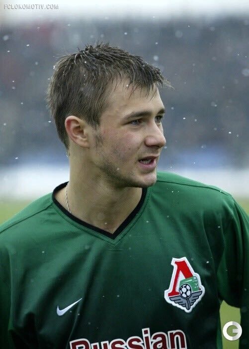  42126642  Viktor, 28 ,     