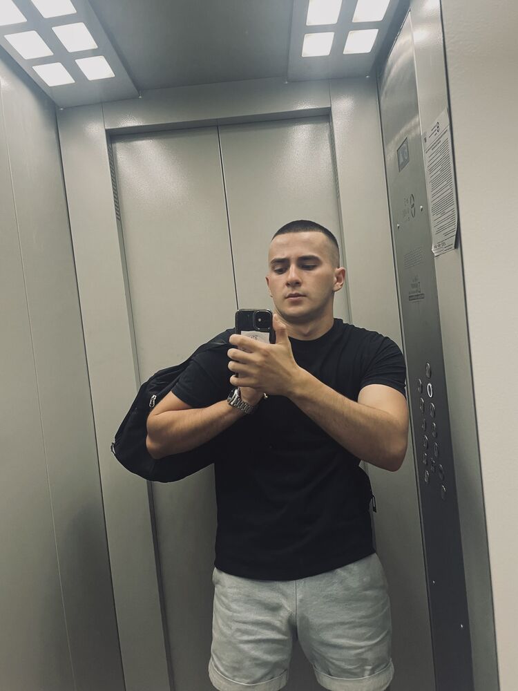  45061572  , 27 ,     