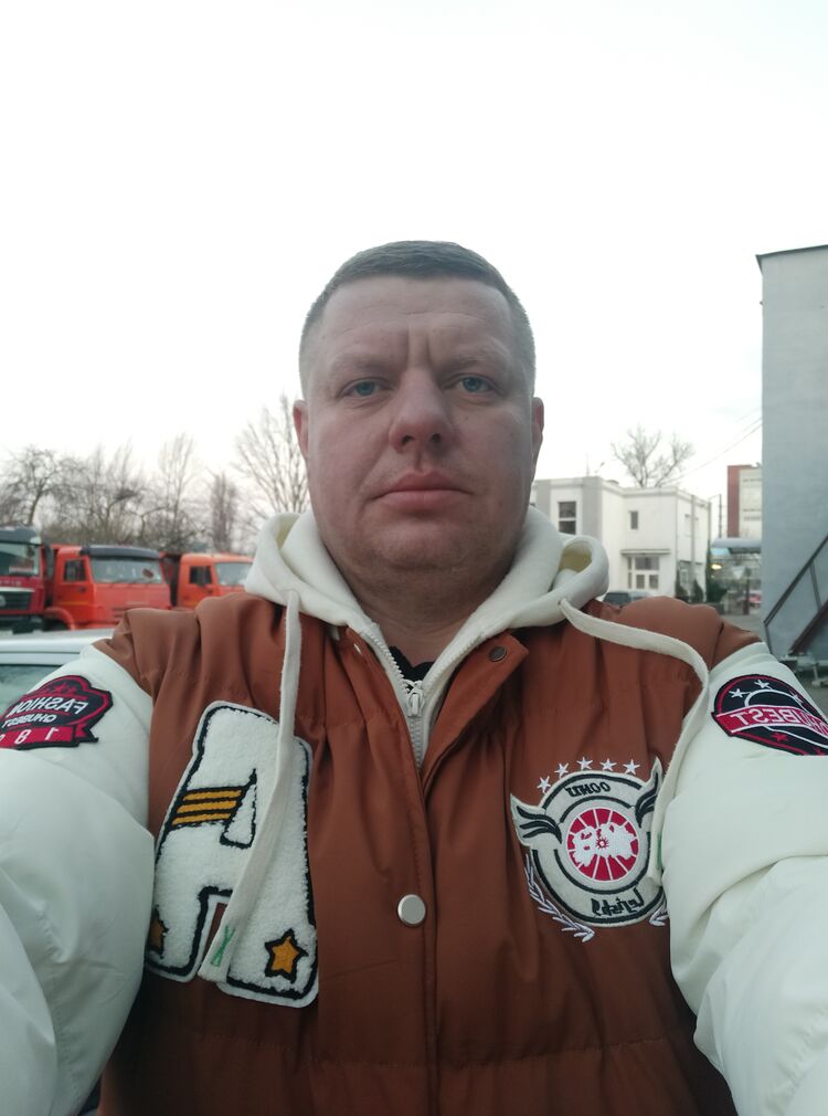  49529752  , 39 ,    
