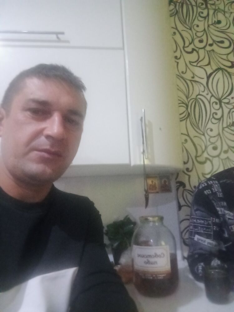  30952262  Vadim, 41 ,    