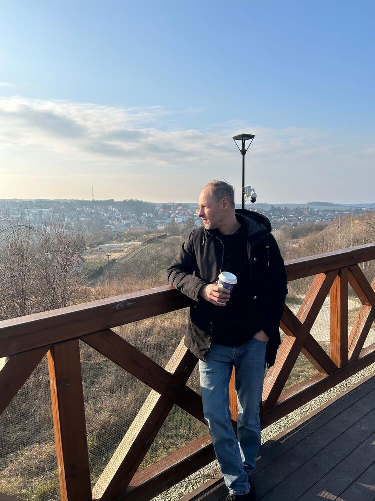  ,   Krzysztof, 38 ,   ,   , c 