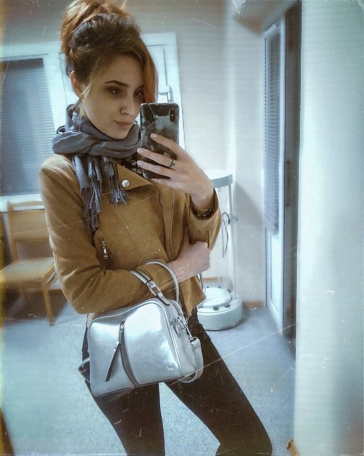  ,   Sasha, 25 ,  