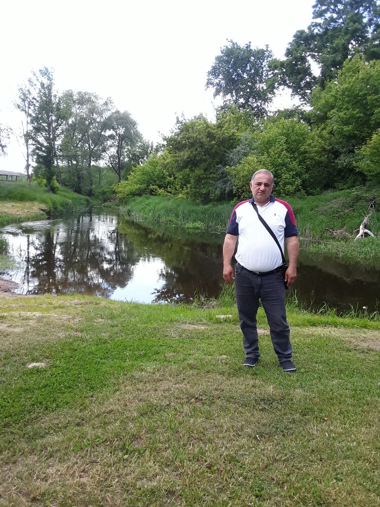  23083362  Gevorg, 47 ,    