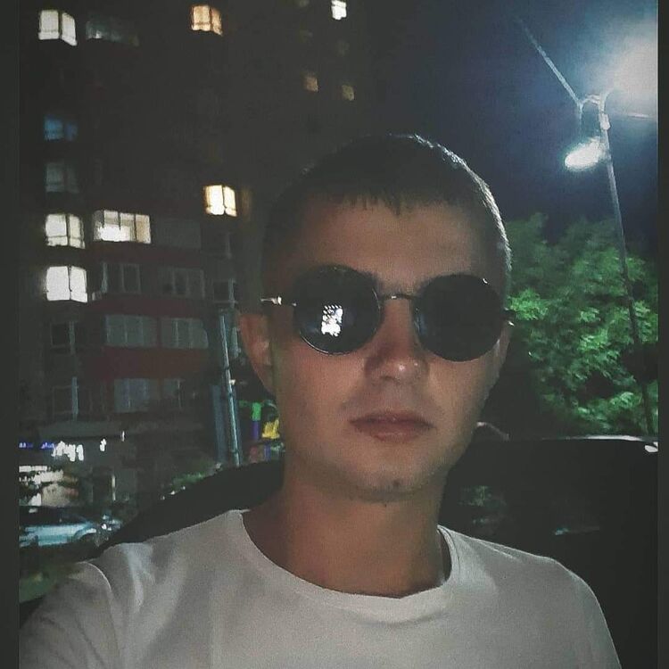  45179532  Petr, 27 ,    