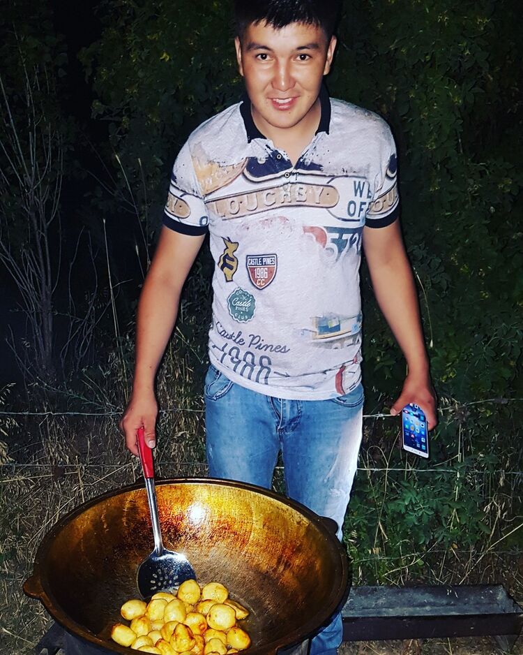  18454032  Asilbek, 30 ,    