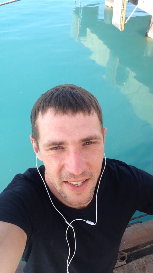  49664542  , 35 ,    