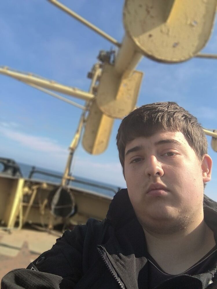  53820682  , 19 ,     
