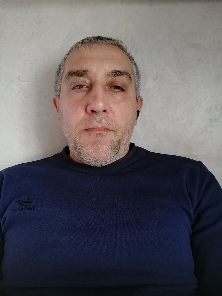  49864062  Arsen, 44 ,    