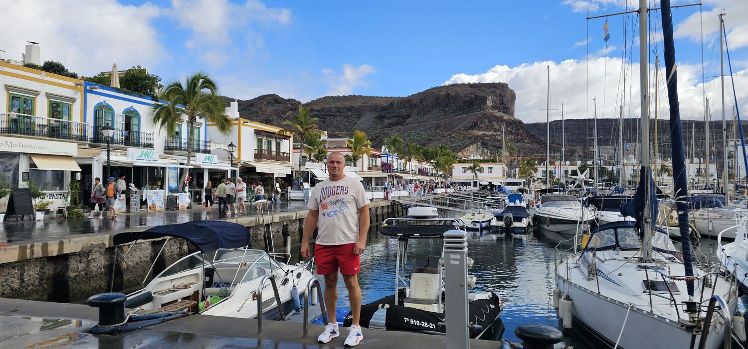 ���� 54848652 ������� ���������, 42 ����, ���� ���������� � Santa Cruz De Tenerife