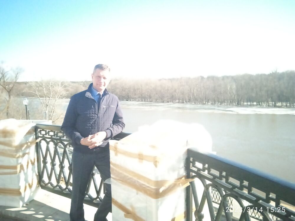  40588062  Victor, 61 ,    