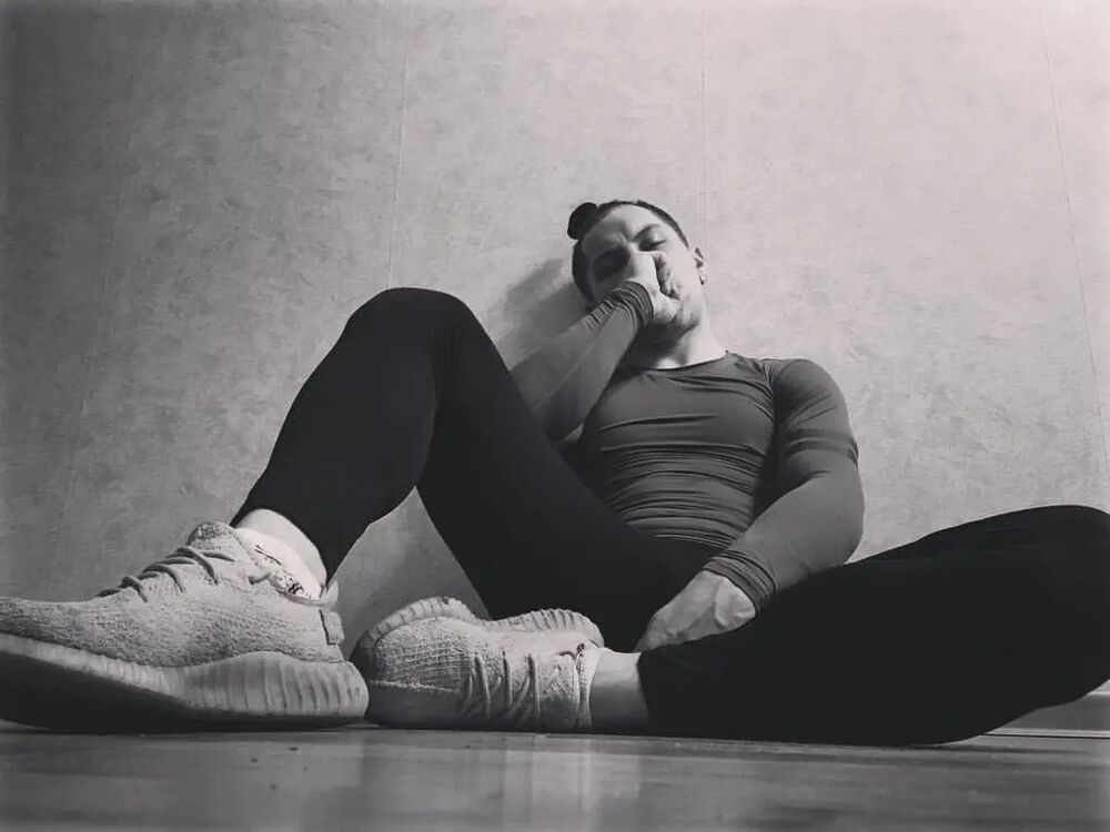  30392742  Roman, 28 ,    