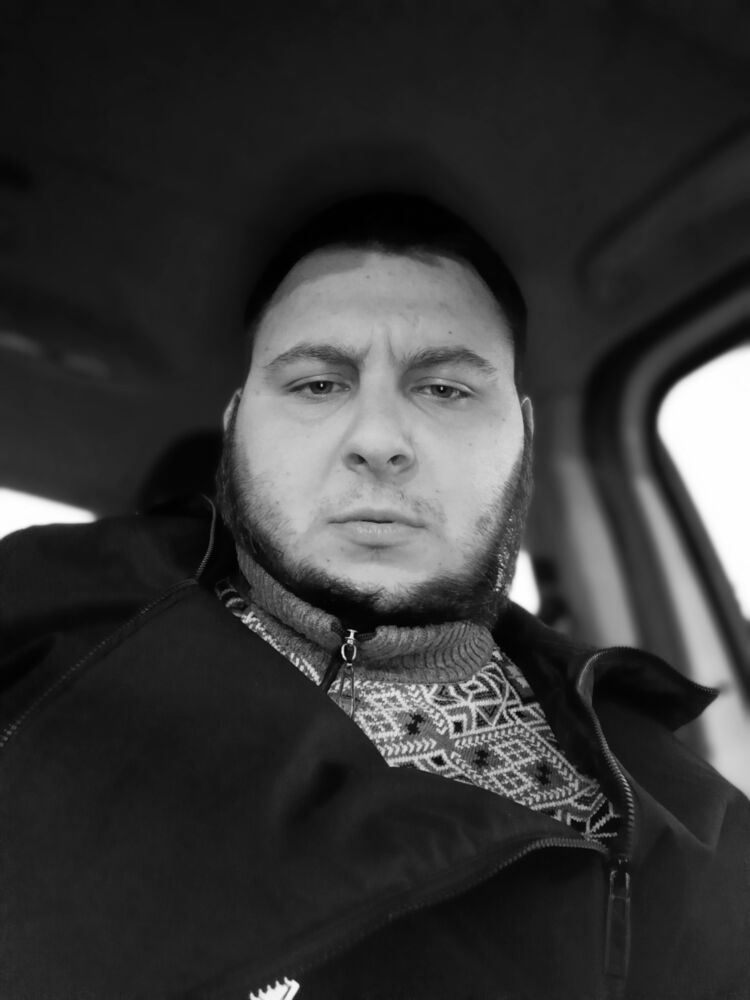  38652382  Ivan, 29 ,    
