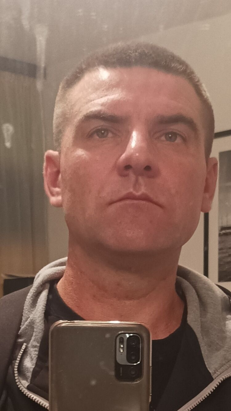  24027952  , 42 ,    