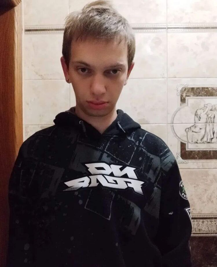  42995332  , 28 ,    