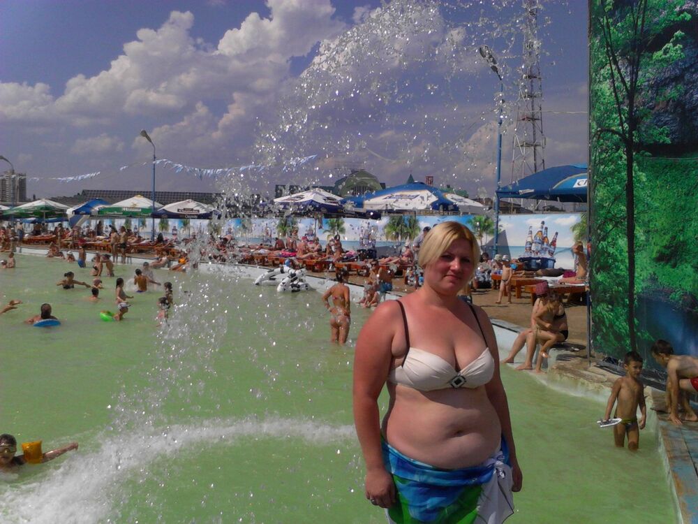  ,   Marina, 40 ,  