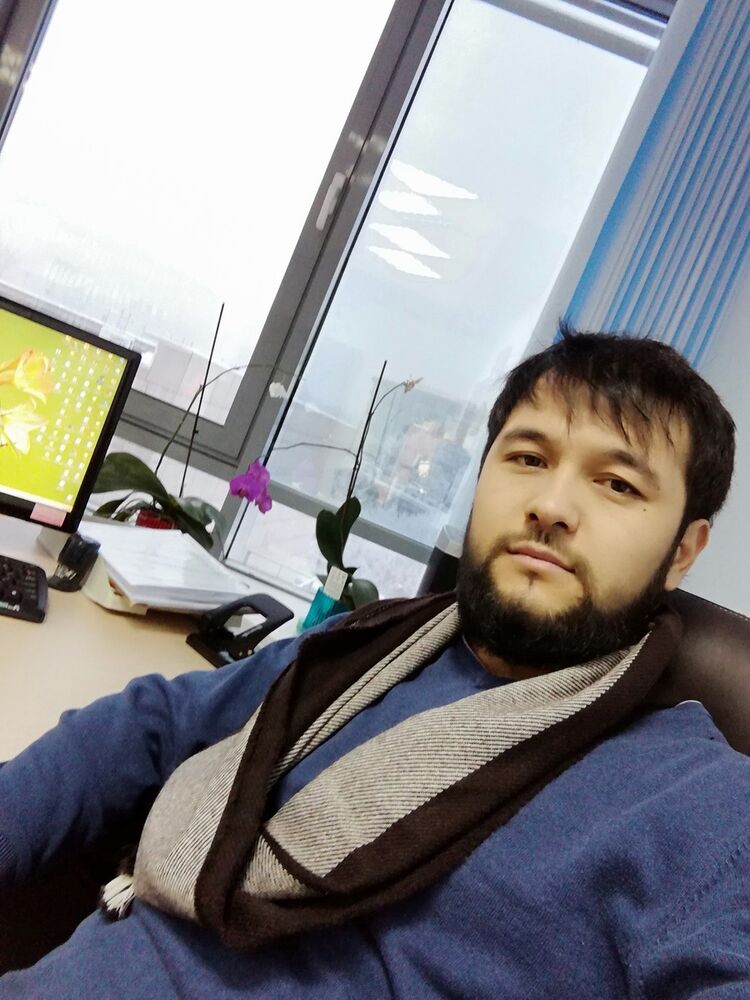  15070692  Ali, 32 ,    