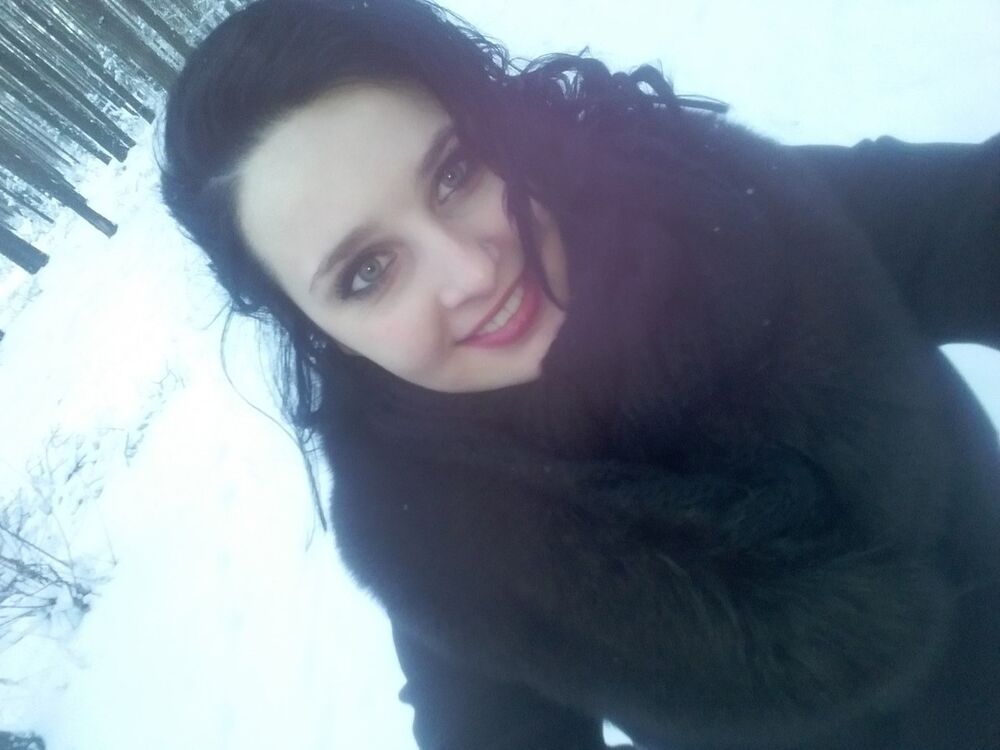  ,   Elena, 32 ,  