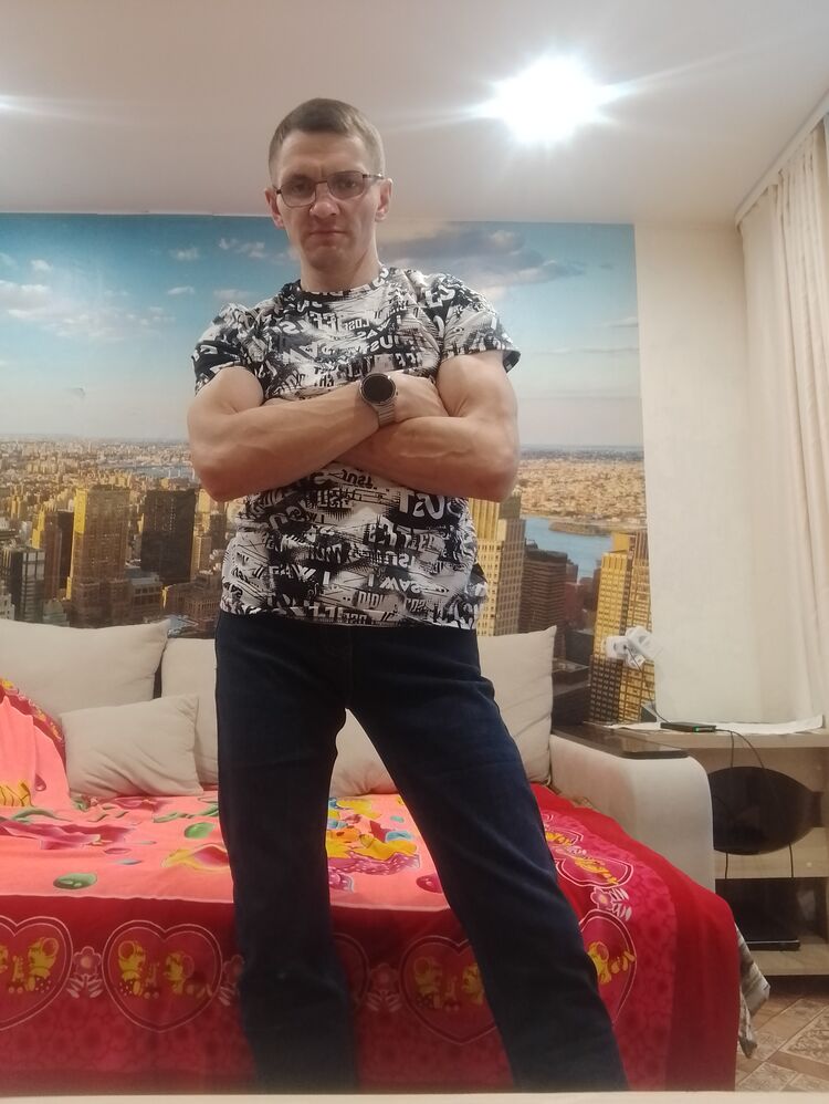  42068062  Vlad, 41 ,    -