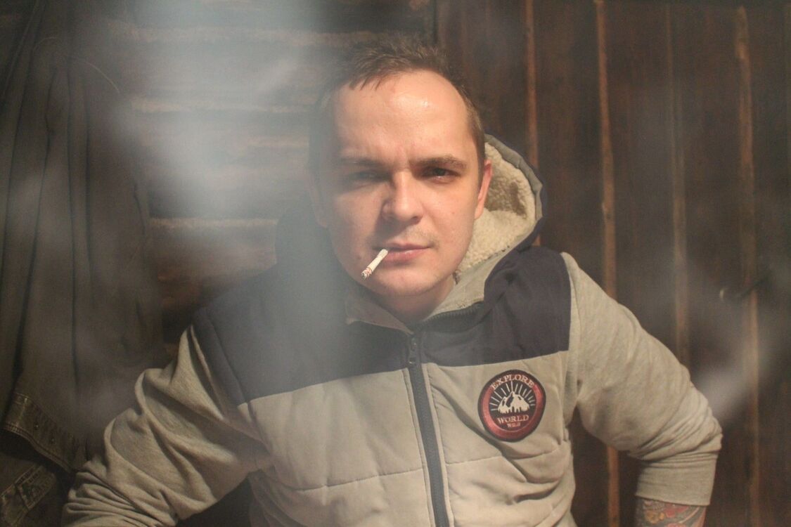  33732082  , 37 ,    -