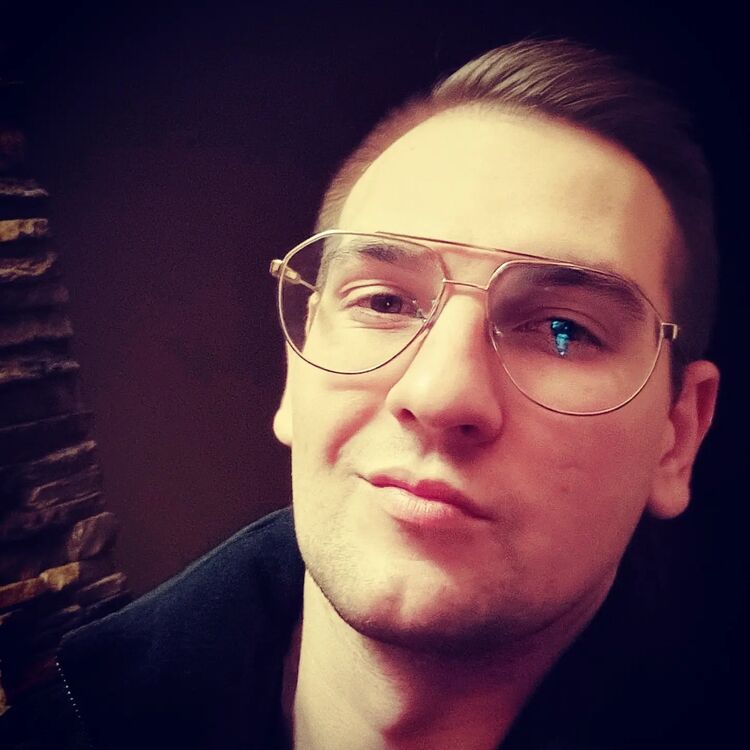  52295922  , 32 ,    