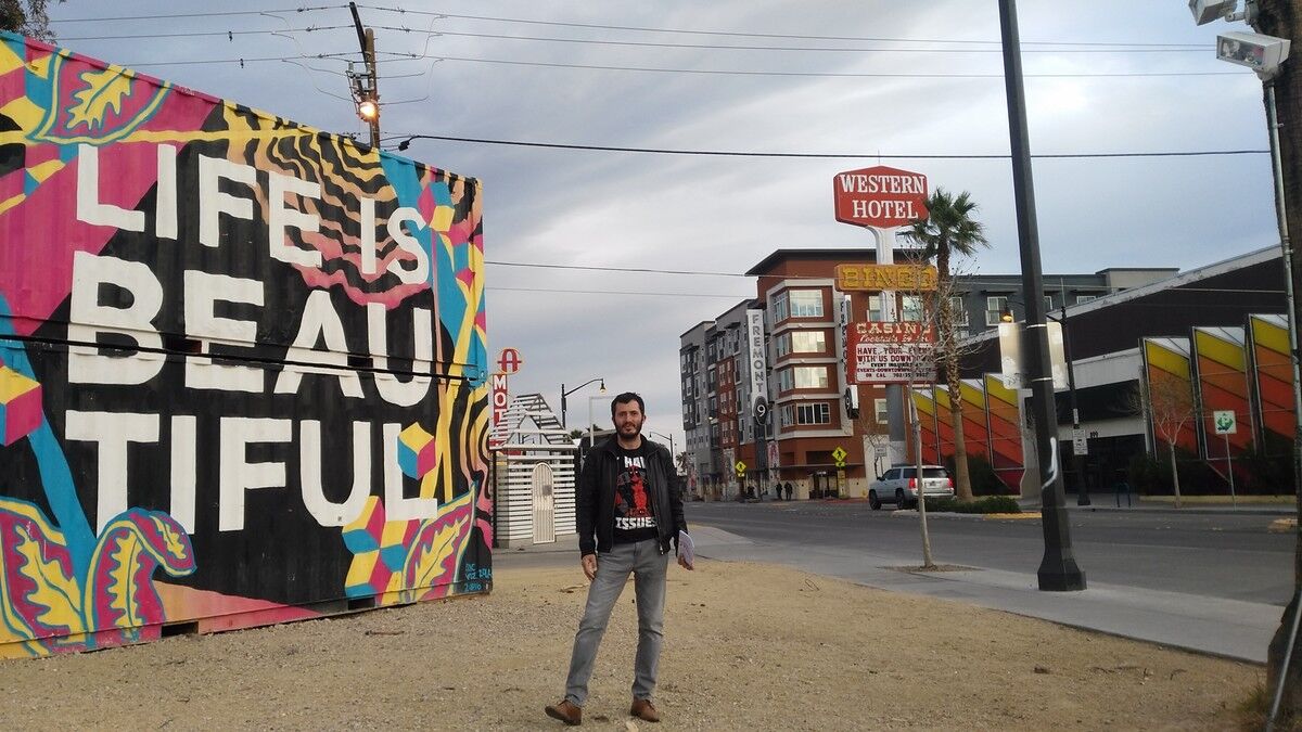  ,   Damien, 40 ,   ,   , c 