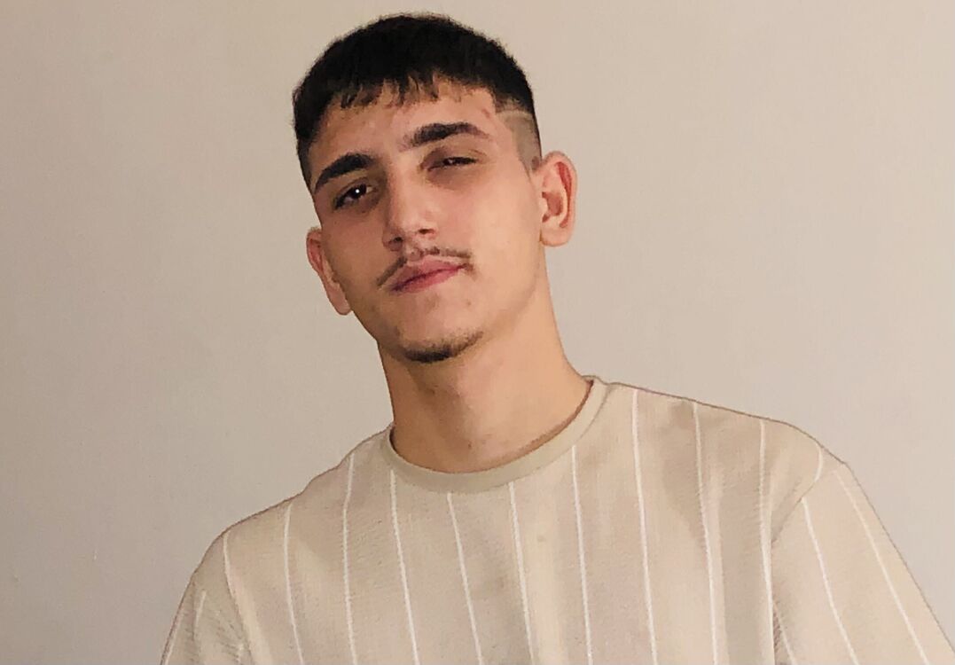  -,   Dominik, 19 ,   ,   