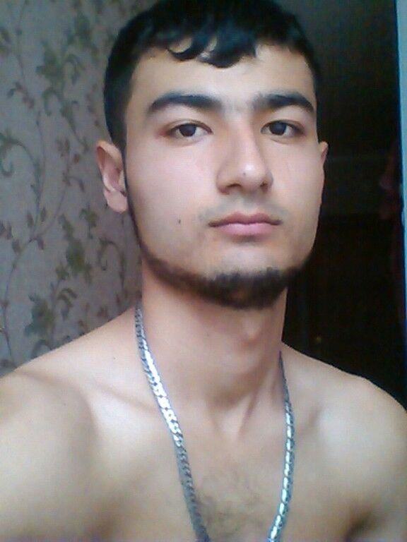  ,   Dones, 32 ,  