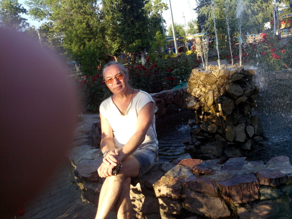  6889622  Andrey, 65 ,    