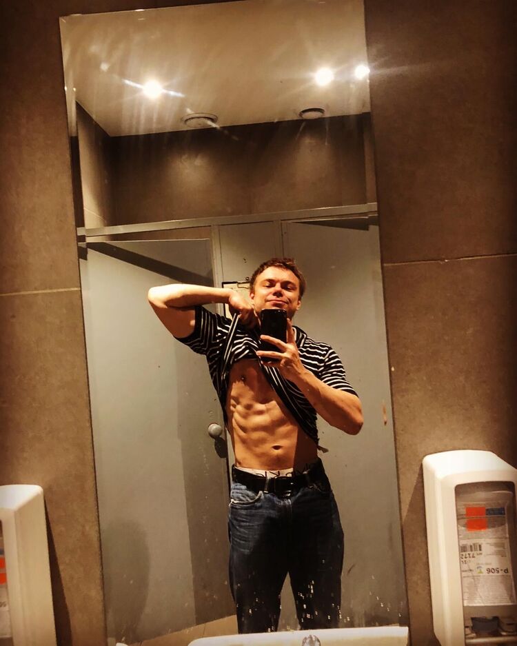  ,   Arthur, 28 ,   ,   