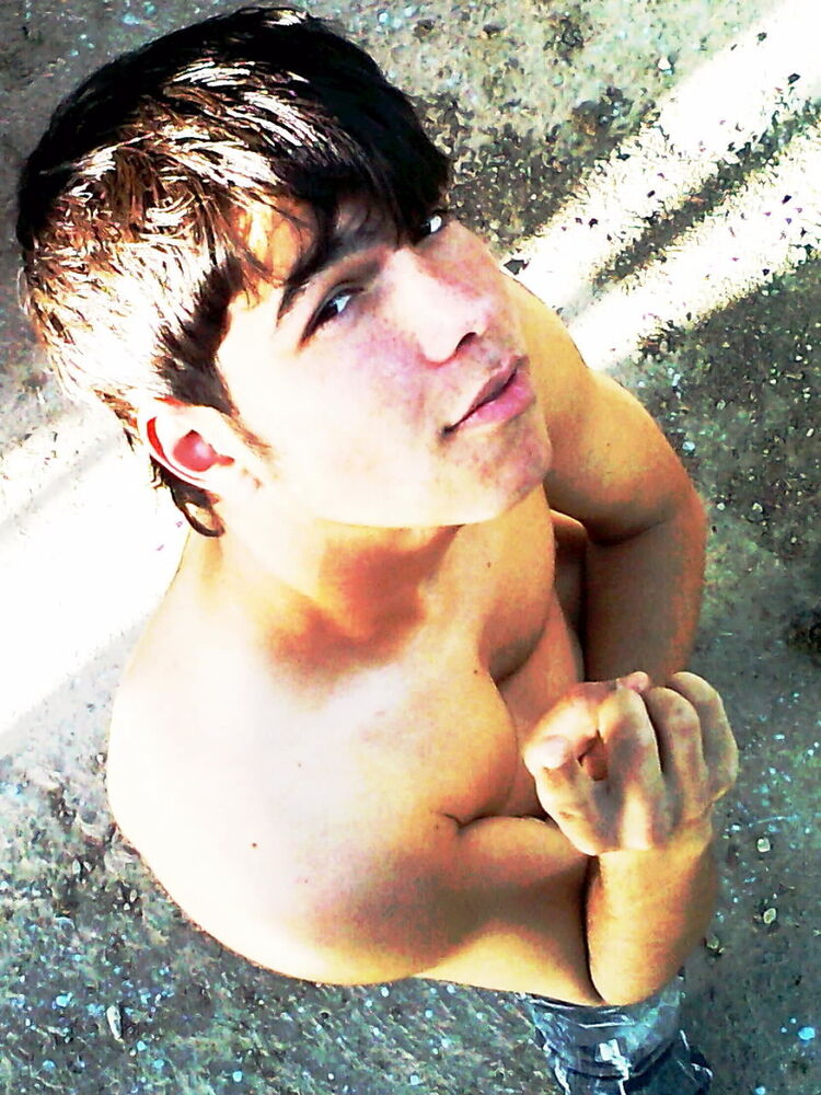  ,   Rustam, 32 ,   