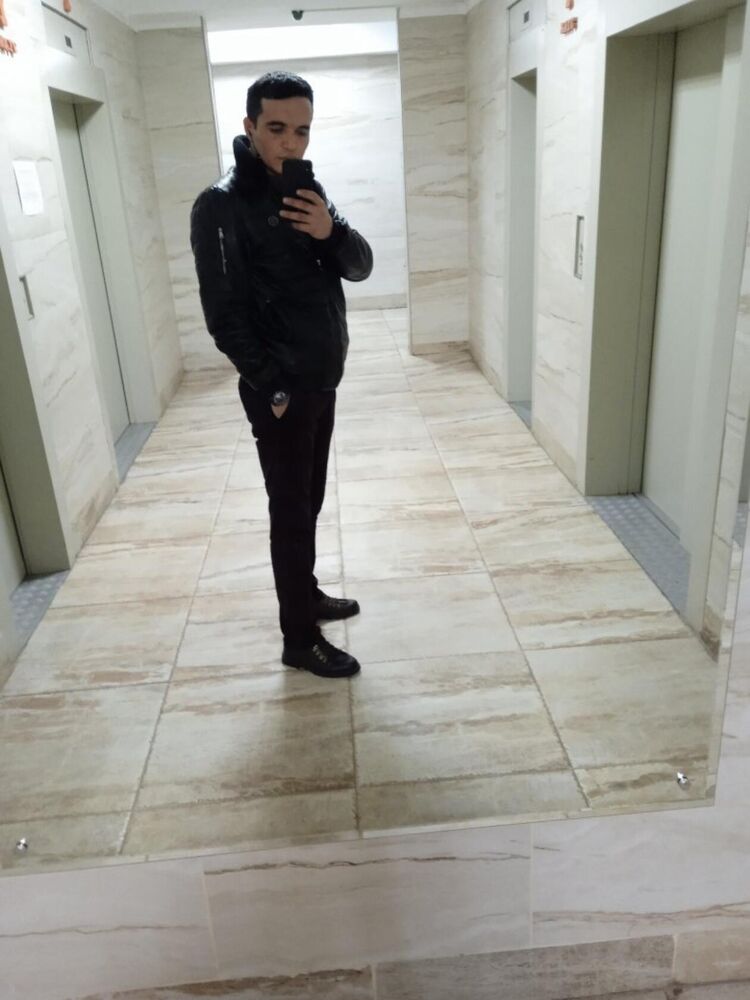  33923702  Zarif, 35 ,    