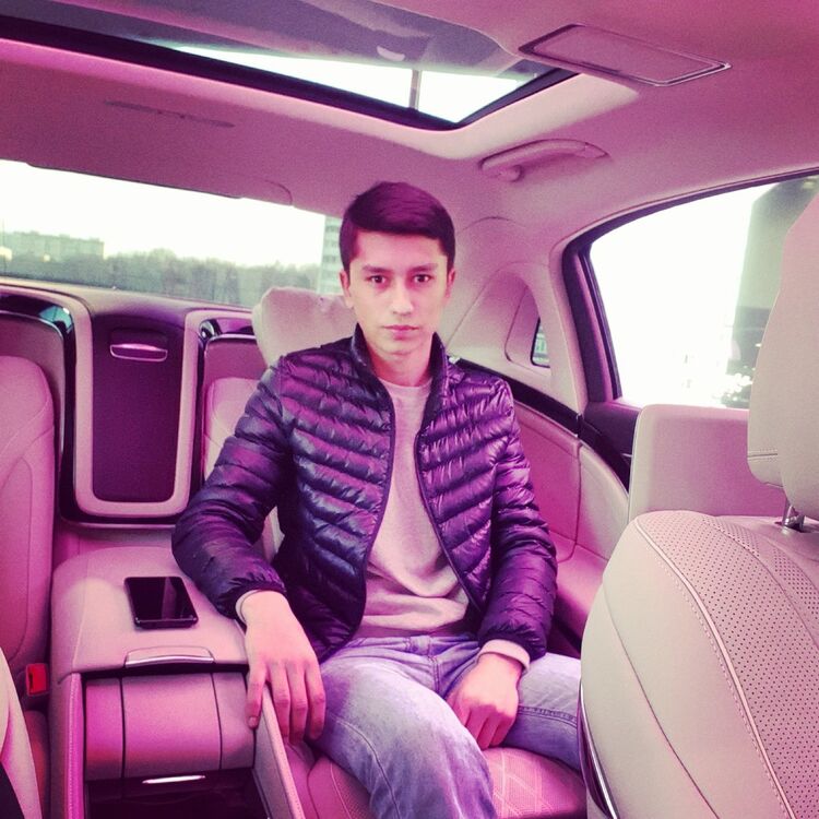  18905362  Adam Arabov, 25 ,    