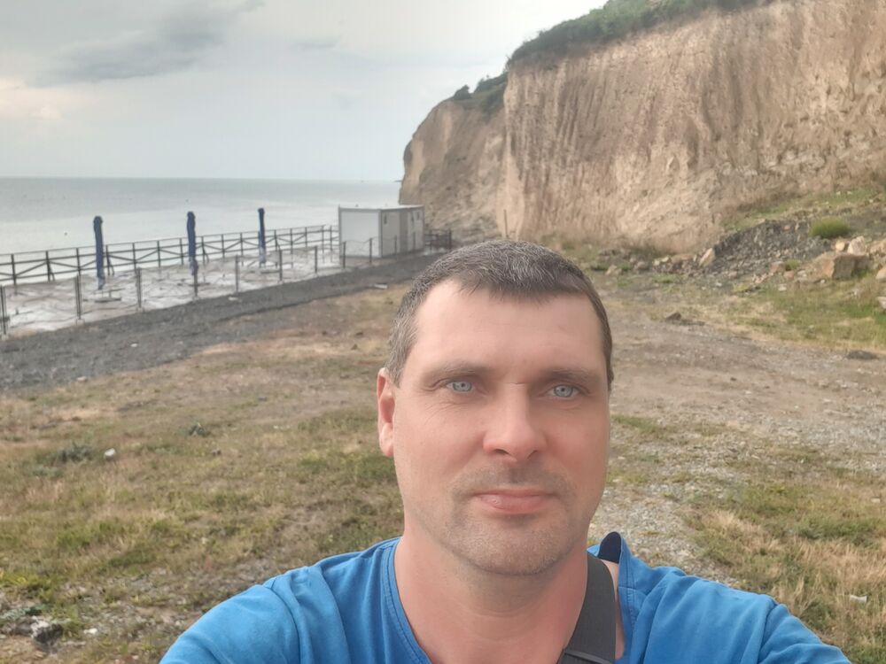  38777842  Daniil, 43 ,    
