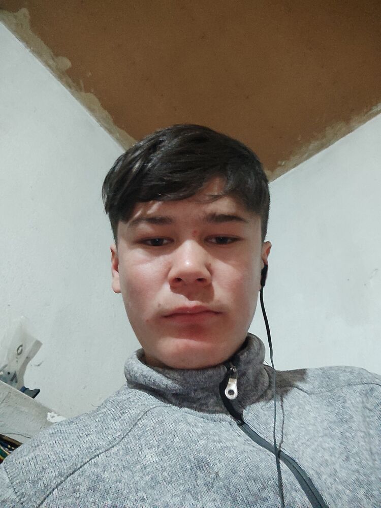  48060412  Azizbek, 19 ,    