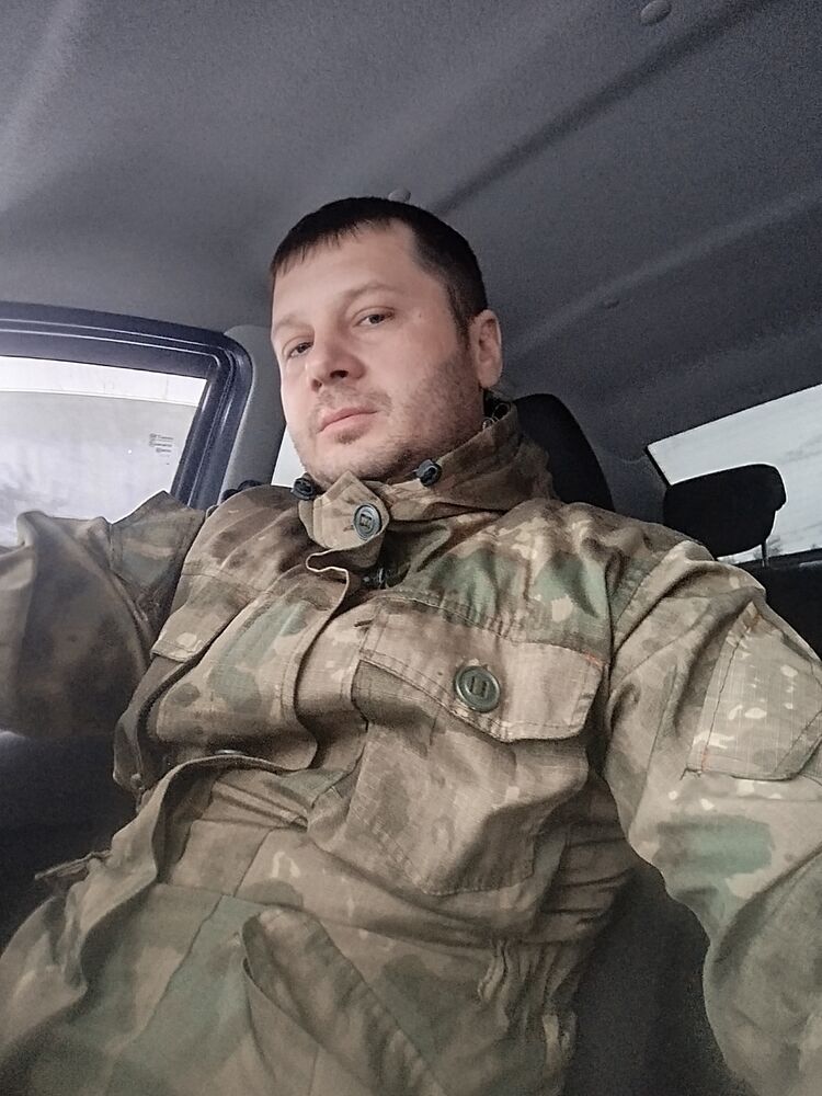  54102262  Denis, 38 ,    