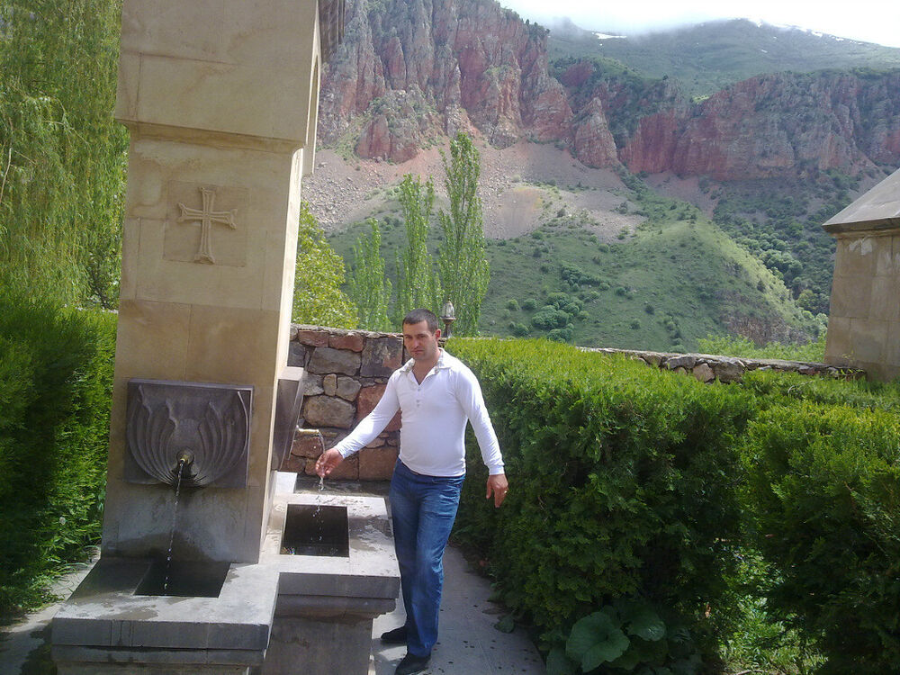  ,   Garik, 39 ,   ,   