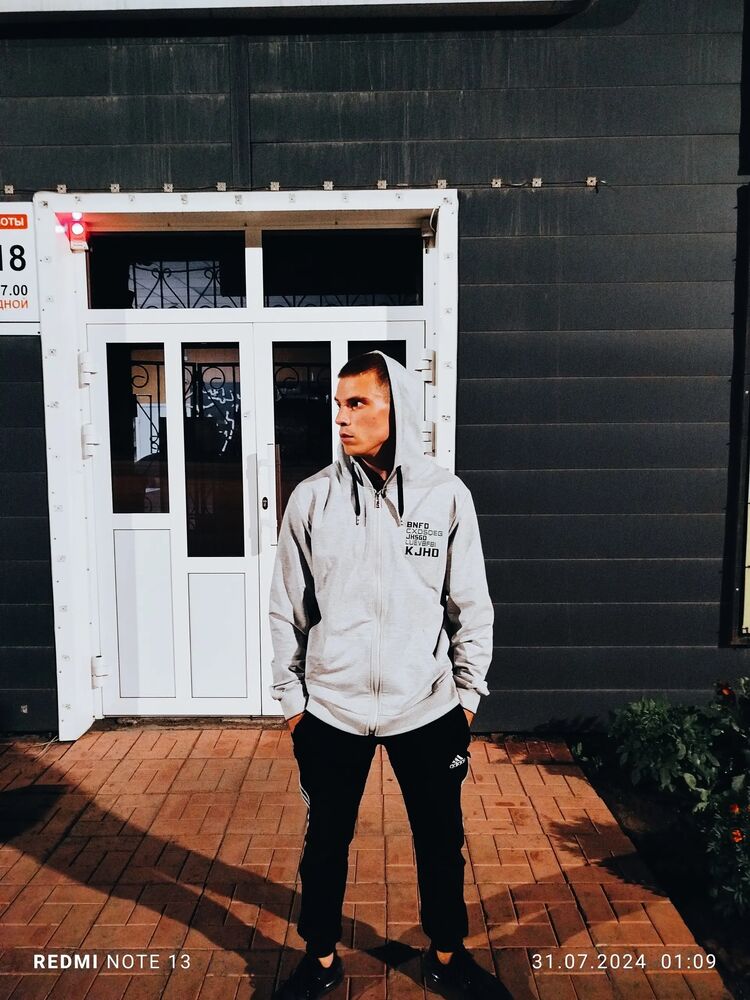  ,   Anton, 21 ,   ,   , c 