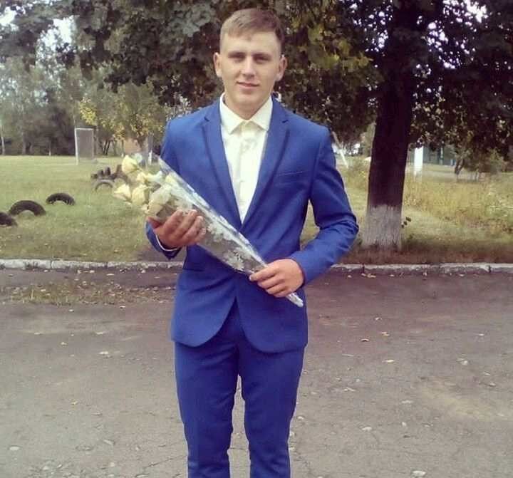  18668702  Slavik, 24 ,    