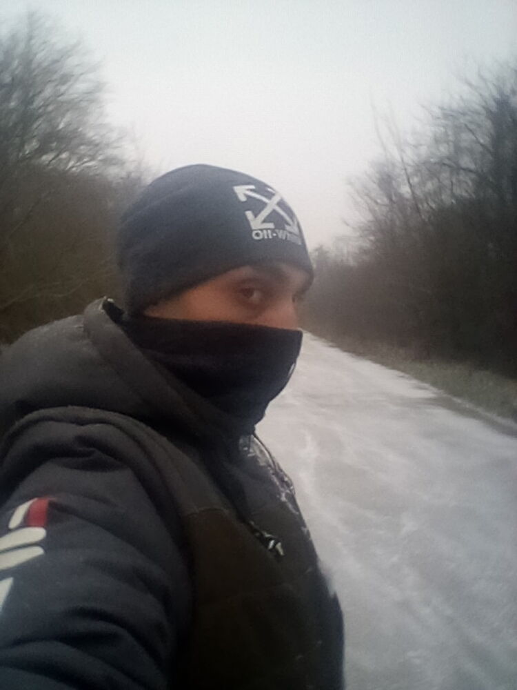 18309102  Ruslan, 33 ,    