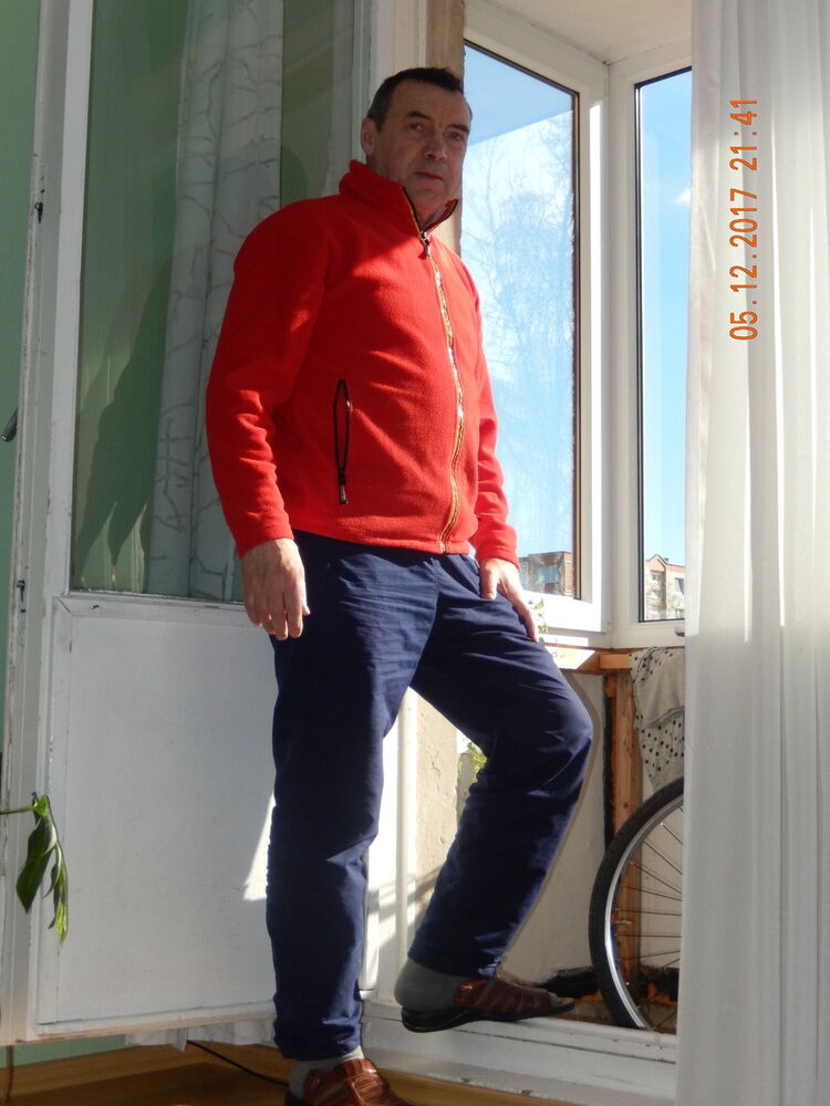  10918032  Aleksandr, 71 ,    