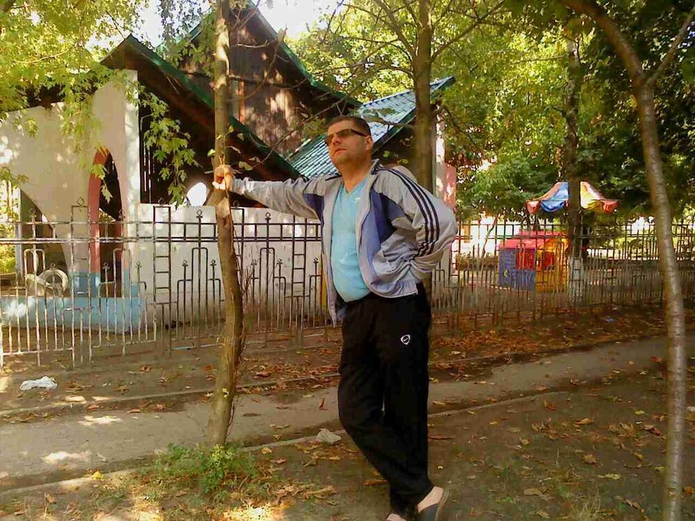  16121742  Andrei, 52 ,    