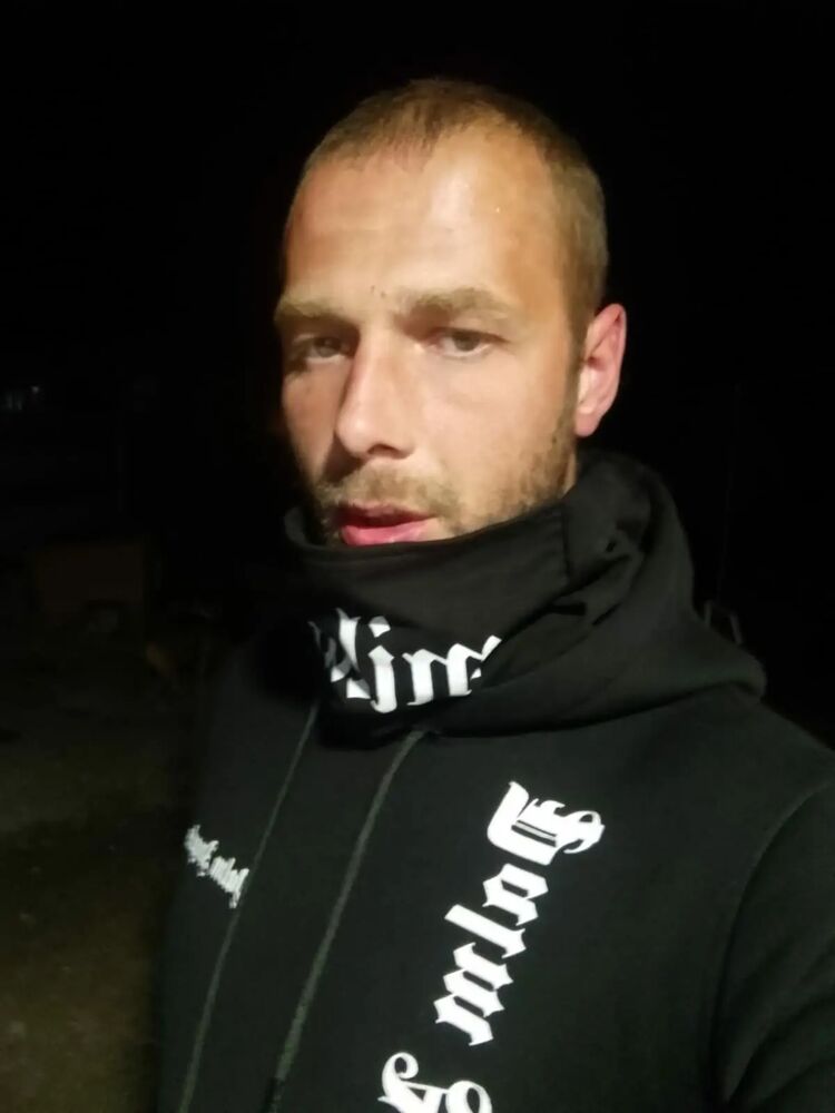  48175422  , 32 ,    