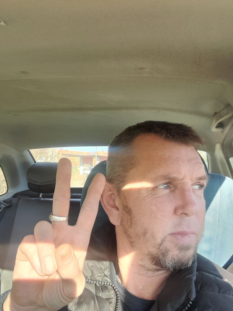  47520822  Igor, 54 ,    
