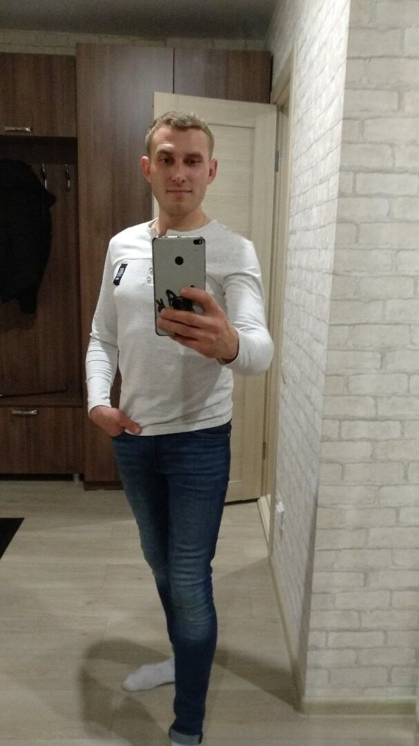  18872582  , 31 ,    