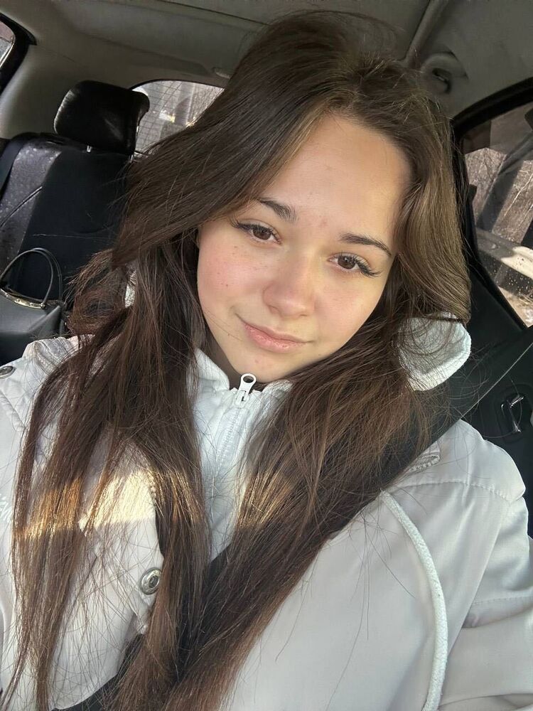  49258952  Alina, 24 ,    