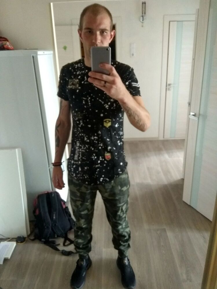  35474872  Andrei, 33 ,    